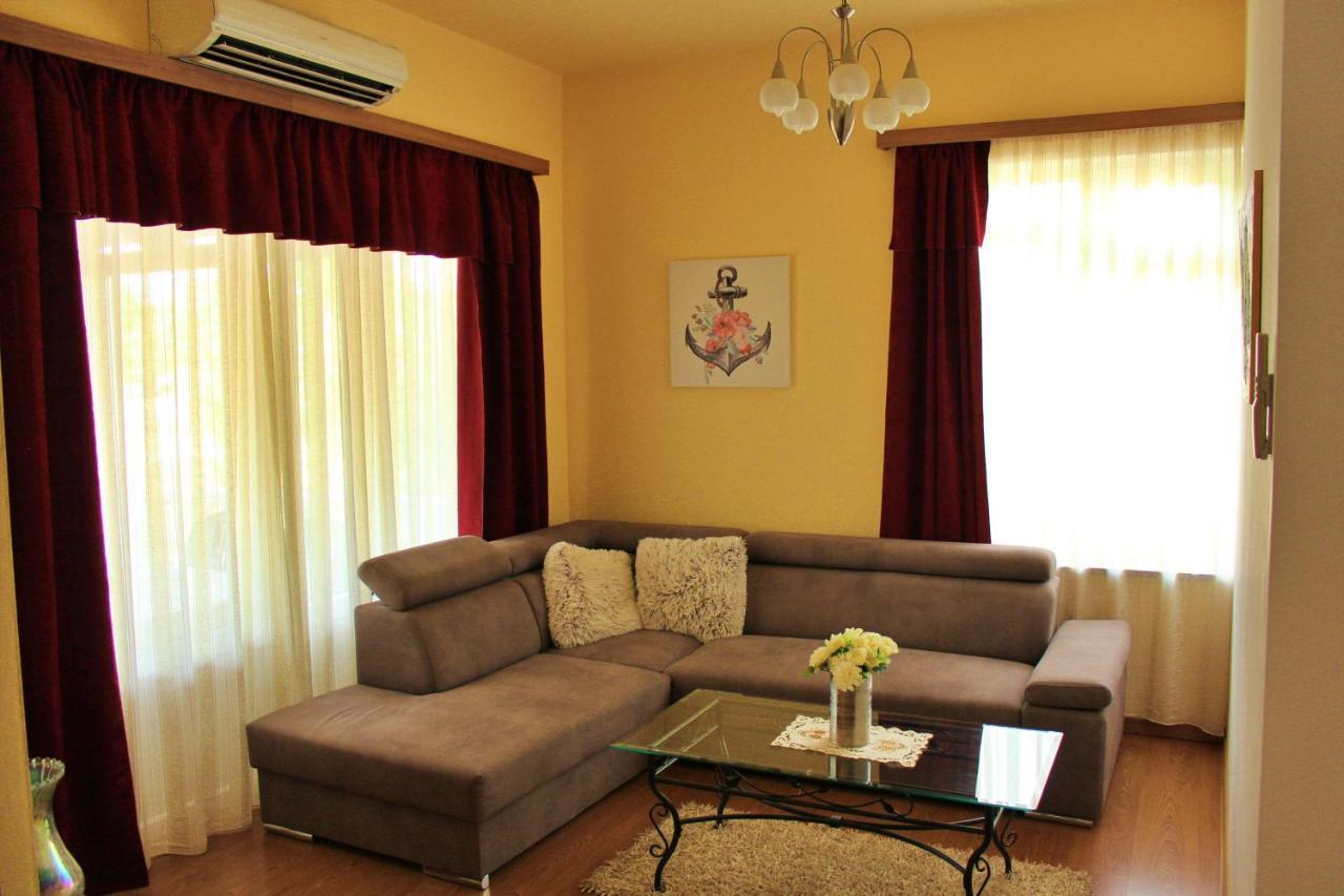 Apartments Kimm โปเรช ภายนอก รูปภาพ