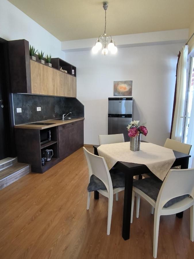 Apartments Kimm โปเรช ภายนอก รูปภาพ