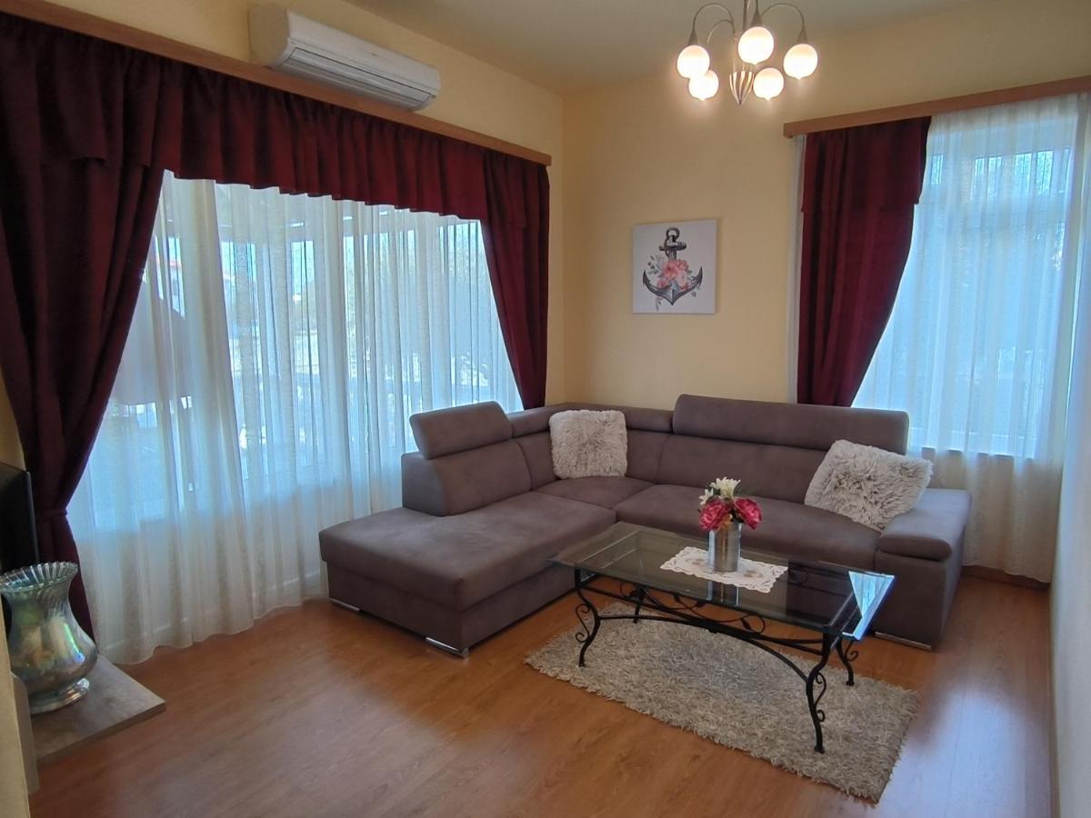 Apartments Kimm โปเรช ภายนอก รูปภาพ