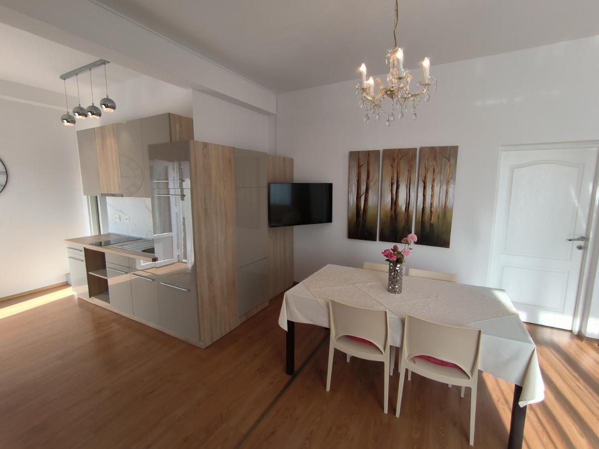 Apartments Kimm โปเรช ภายนอก รูปภาพ