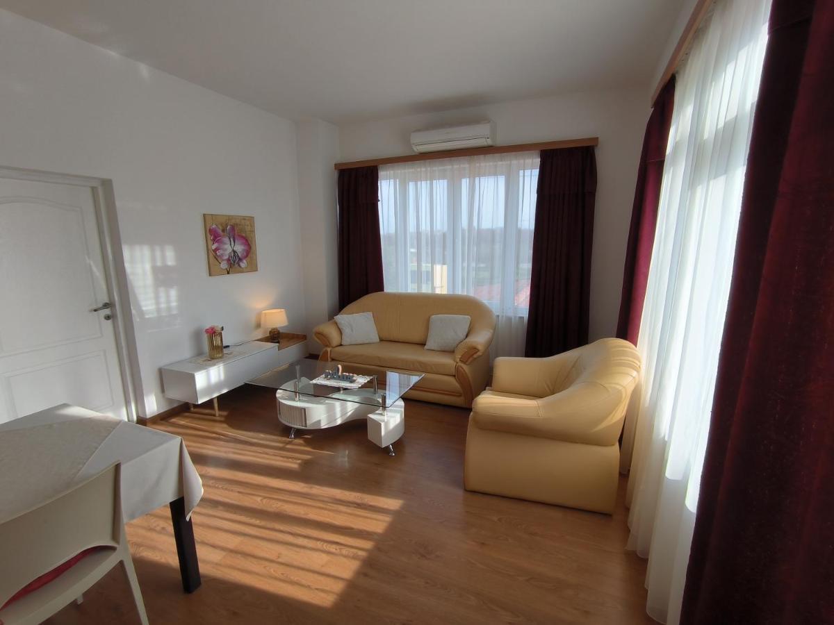 Apartments Kimm โปเรช ภายนอก รูปภาพ