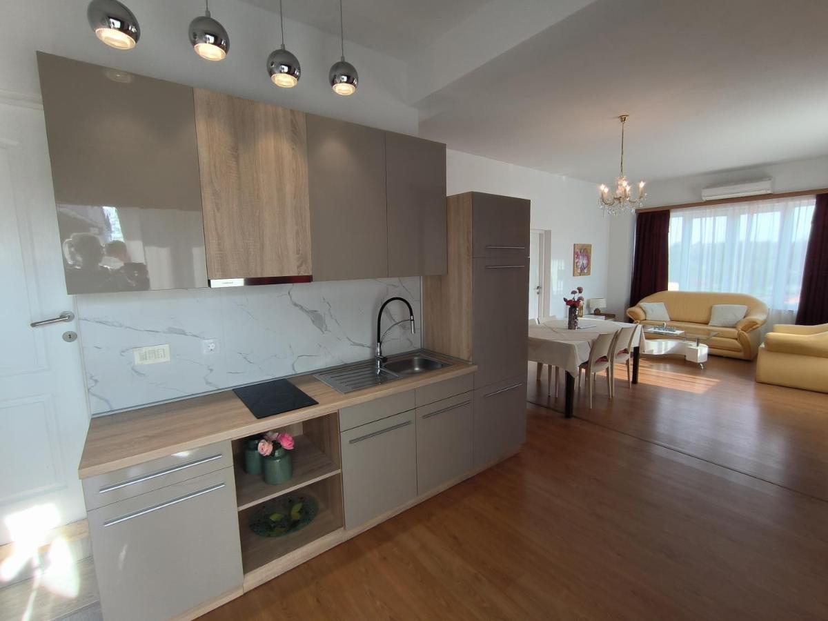 Apartments Kimm โปเรช ภายนอก รูปภาพ