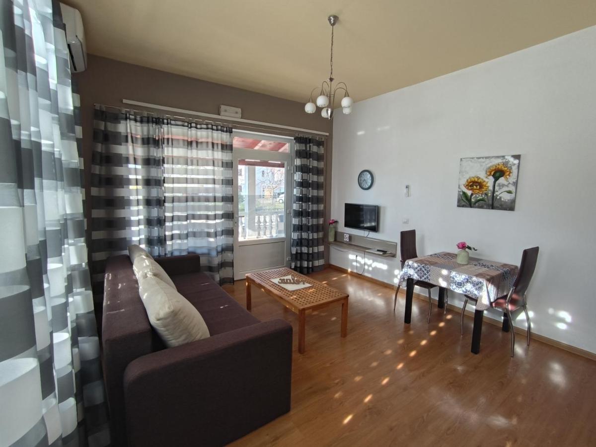 Apartments Kimm โปเรช ภายนอก รูปภาพ