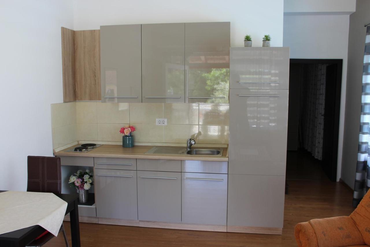 Apartments Kimm โปเรช ภายนอก รูปภาพ